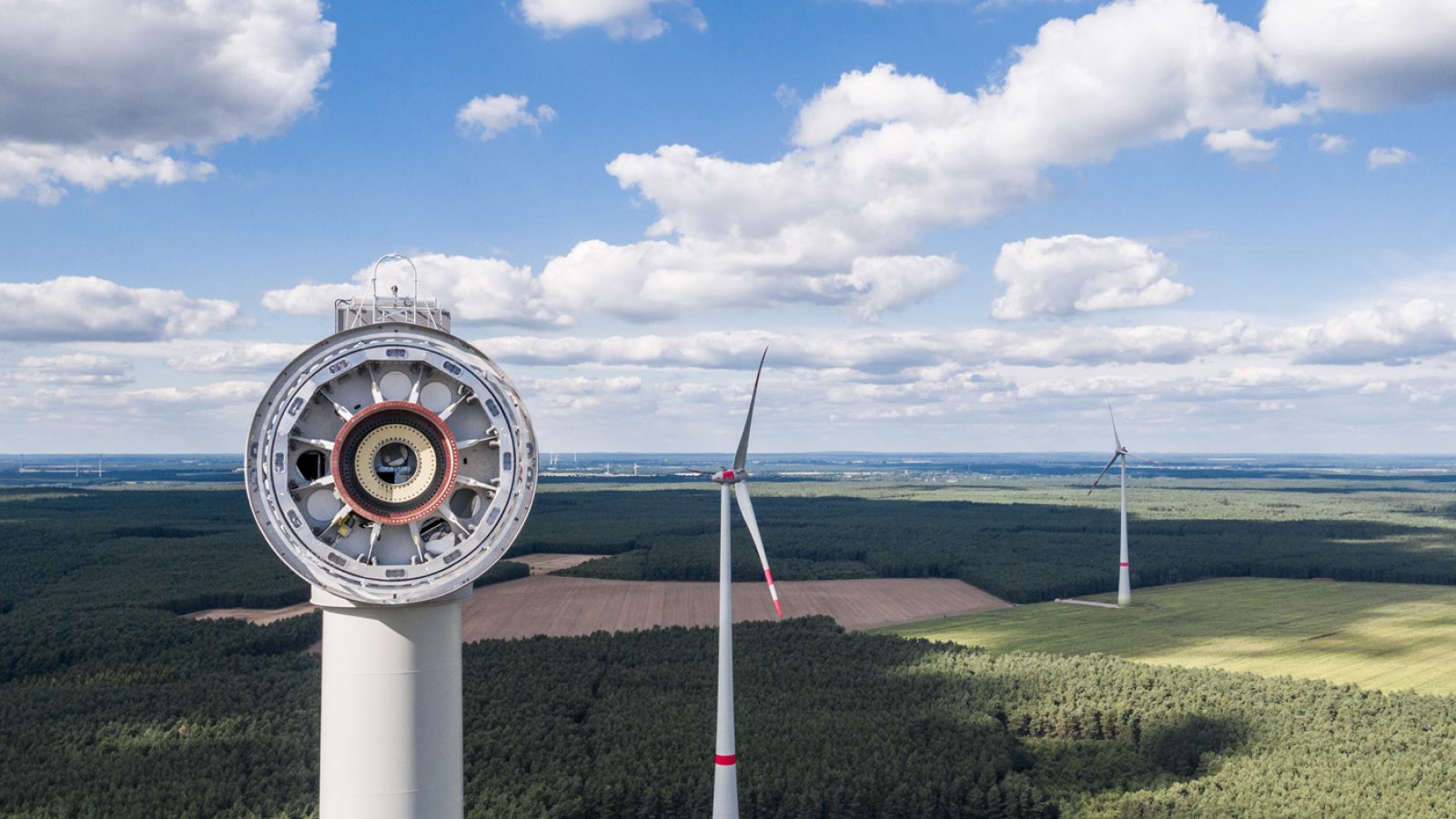 Thorsten Schmidtkord visualisiert Windenergieanlagen für Energiequelle GmbH