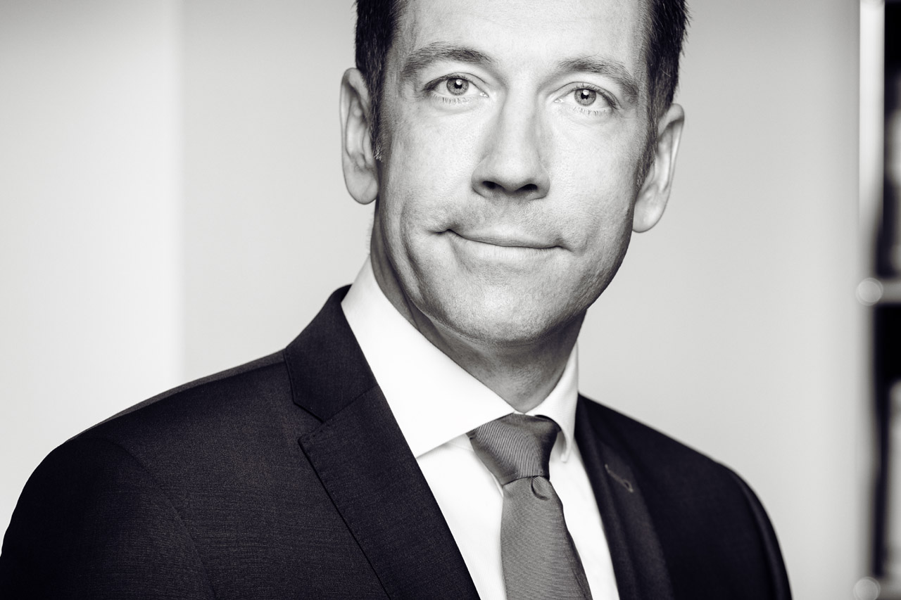 Portraitfotografie des Hamburger Fotografen Christian O. Bruch: Portrait für den Webauftritt der Brüggehagen Rechtsanwälte. Corporate Business Portraits.