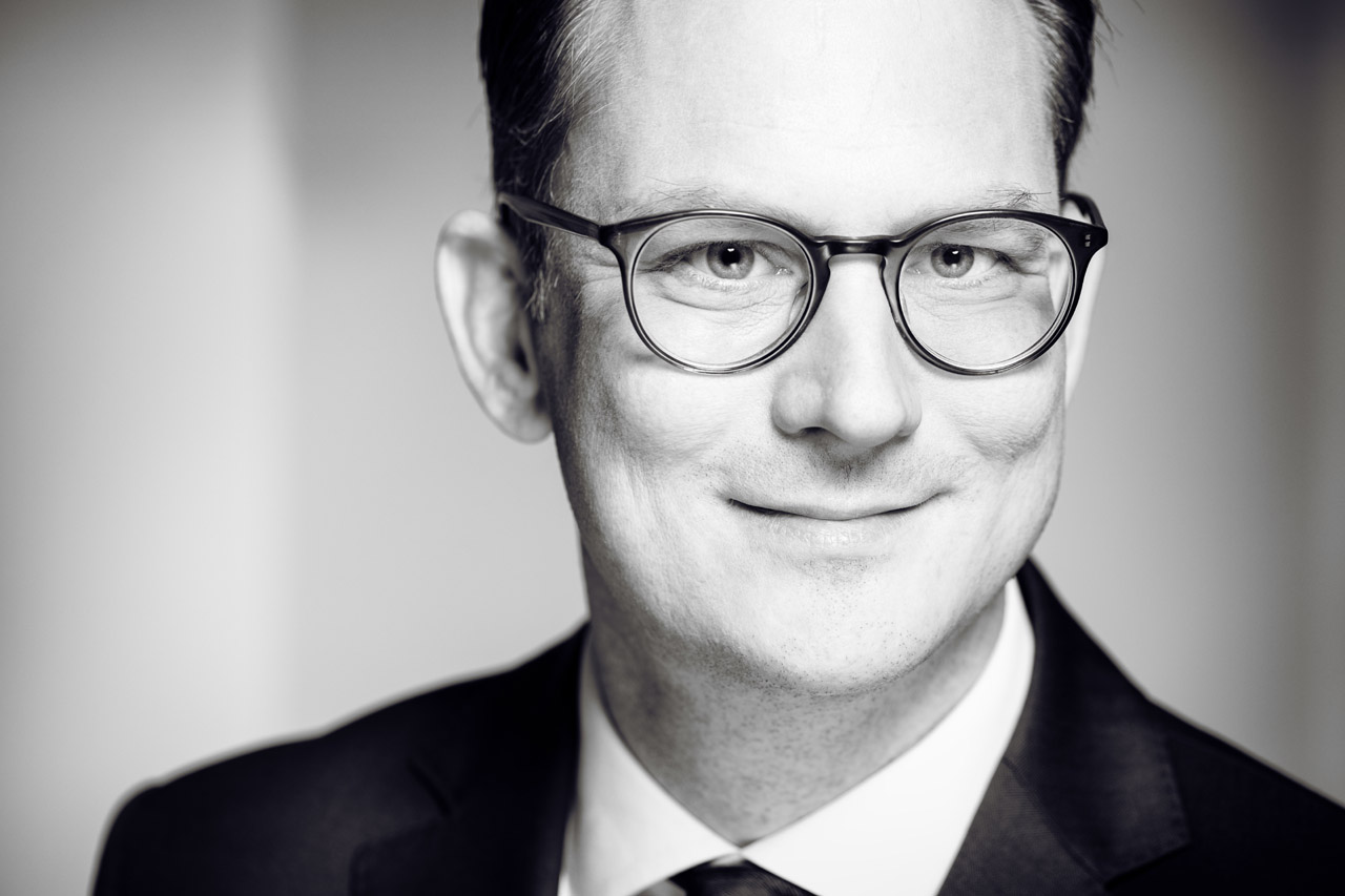 Portraitfotografie des Hamburger Fotografen Christian O. Bruch: Portrait für den Webauftritt der Brüggehagen Rechtsanwälte. Corporate Business Portraits.