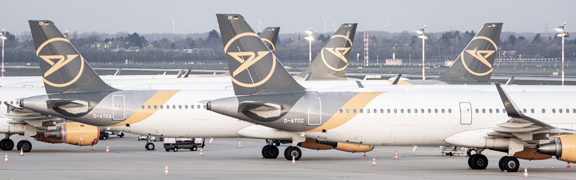 Fotografie  |   Reportage  |   inszenierte Dokumentation  |   hier Holiday Shutdown am Fughafen Düsseldorf  |   Fotograf Thorsten Schmidtkord  |   Corporate Experten Foto + Video - EXPOSE Düsseldorf Hamburg Berlin