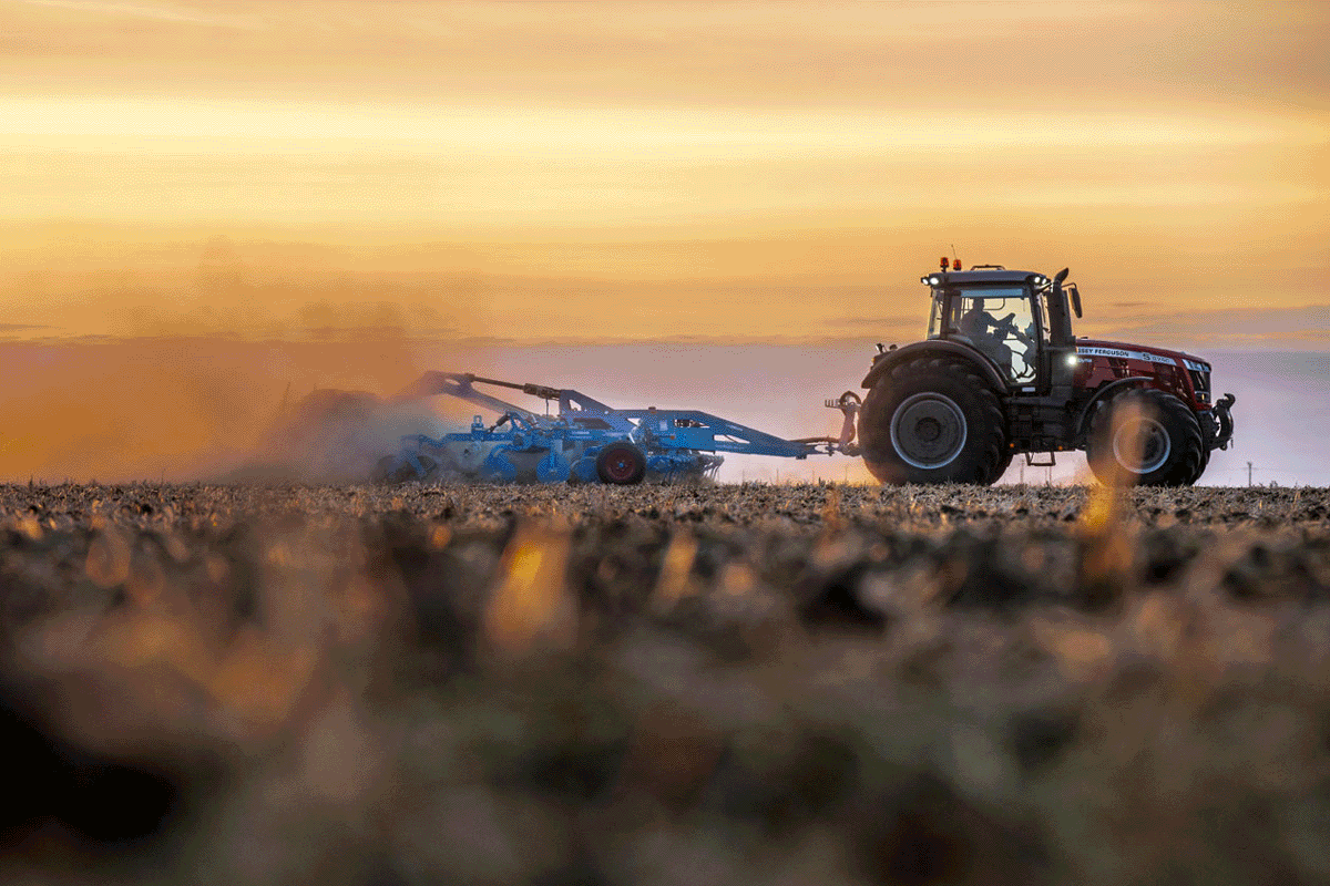EXPOSE Corporate Photo | Thorsten Schmidtkord für die Landwirtschaft. 4 Corporate Industriefotografie | Landwirtschaft Corporate Industriefotografie | Landwirtschaft | Aufnahme von Obstkisten. #industriefotografie #fotografie #airshots #luftaufnahme #landwirtschaft #landtechnik #landmaschinen #bodenbearbeitung #pflanzenproduktion #fahrzeuge #natur #umwelt #dokumentation #felder #pflanzenschutz #landschaftspflege #erntegut #düngen #düngung #saatgut #traktoren #pflüge #sämaschinen #transport #obstbau #obstanbau #weinbau #weinanbau #bodenbearbeitung